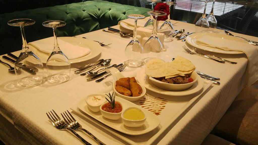 Atasehir Palace Hotel & Conference Stambuł Zewnętrze zdjęcie
