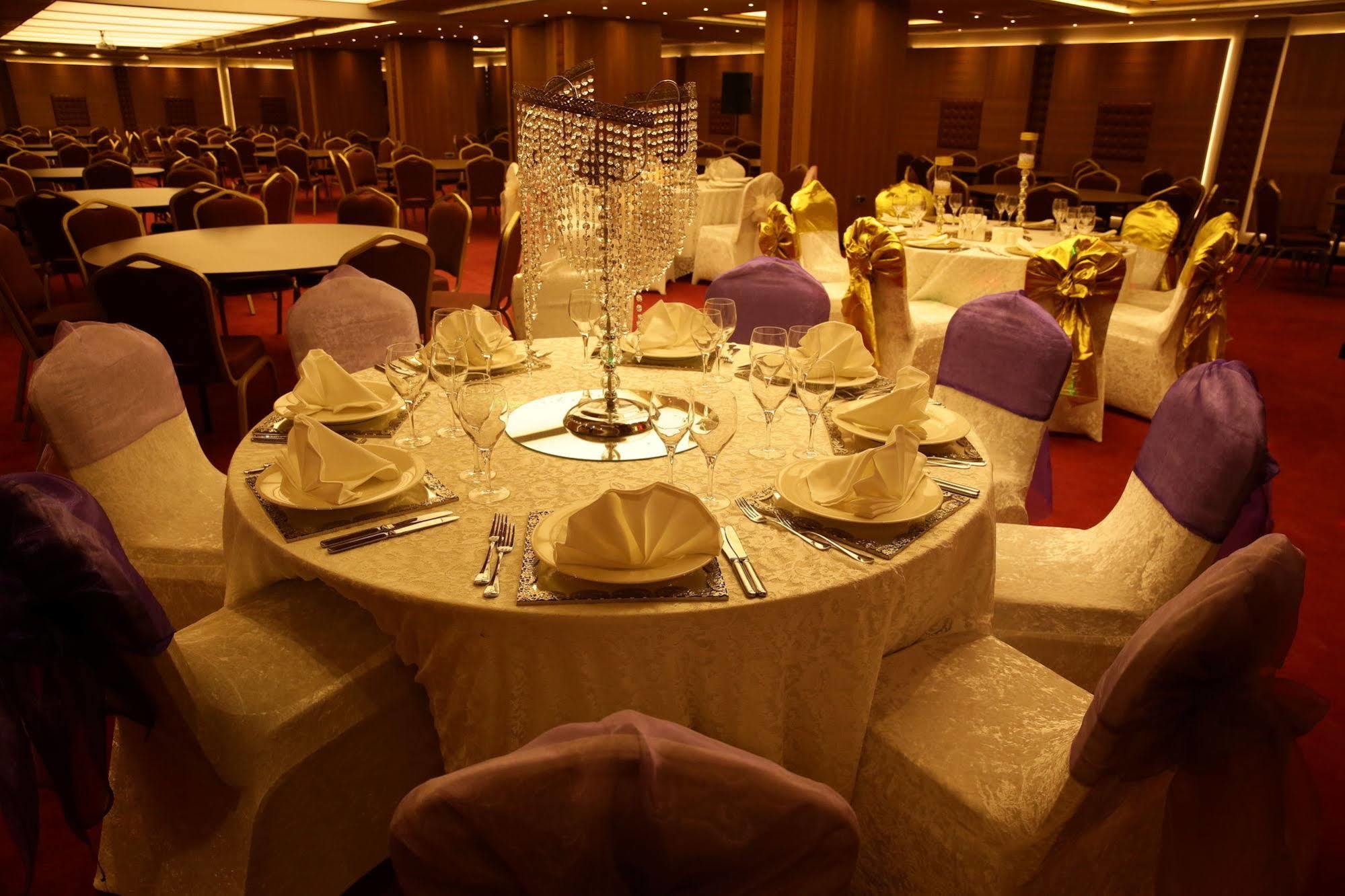 Atasehir Palace Hotel & Conference Stambuł Zewnętrze zdjęcie