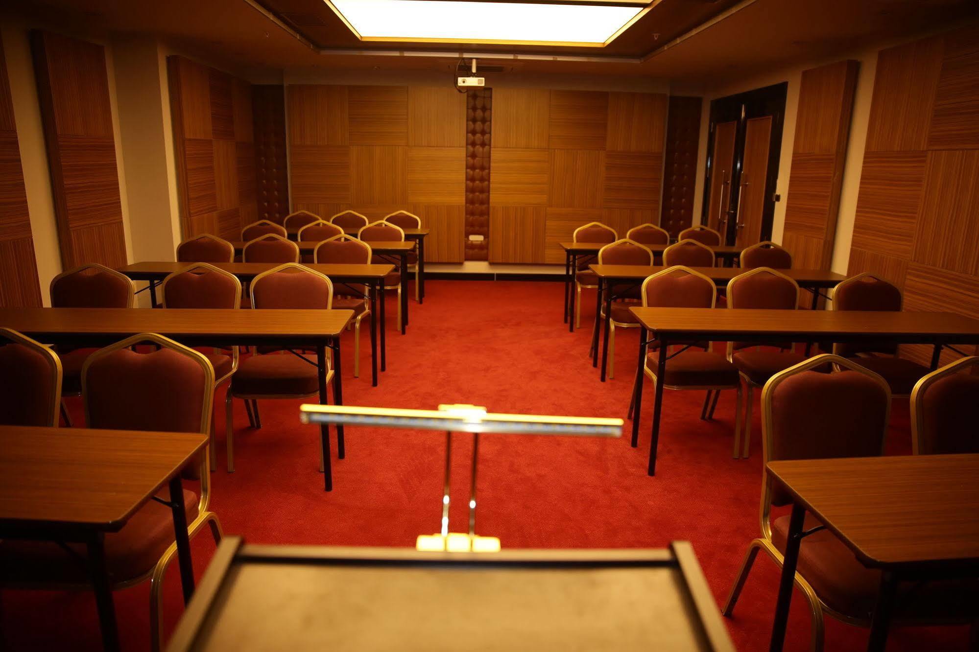 Atasehir Palace Hotel & Conference Stambuł Zewnętrze zdjęcie