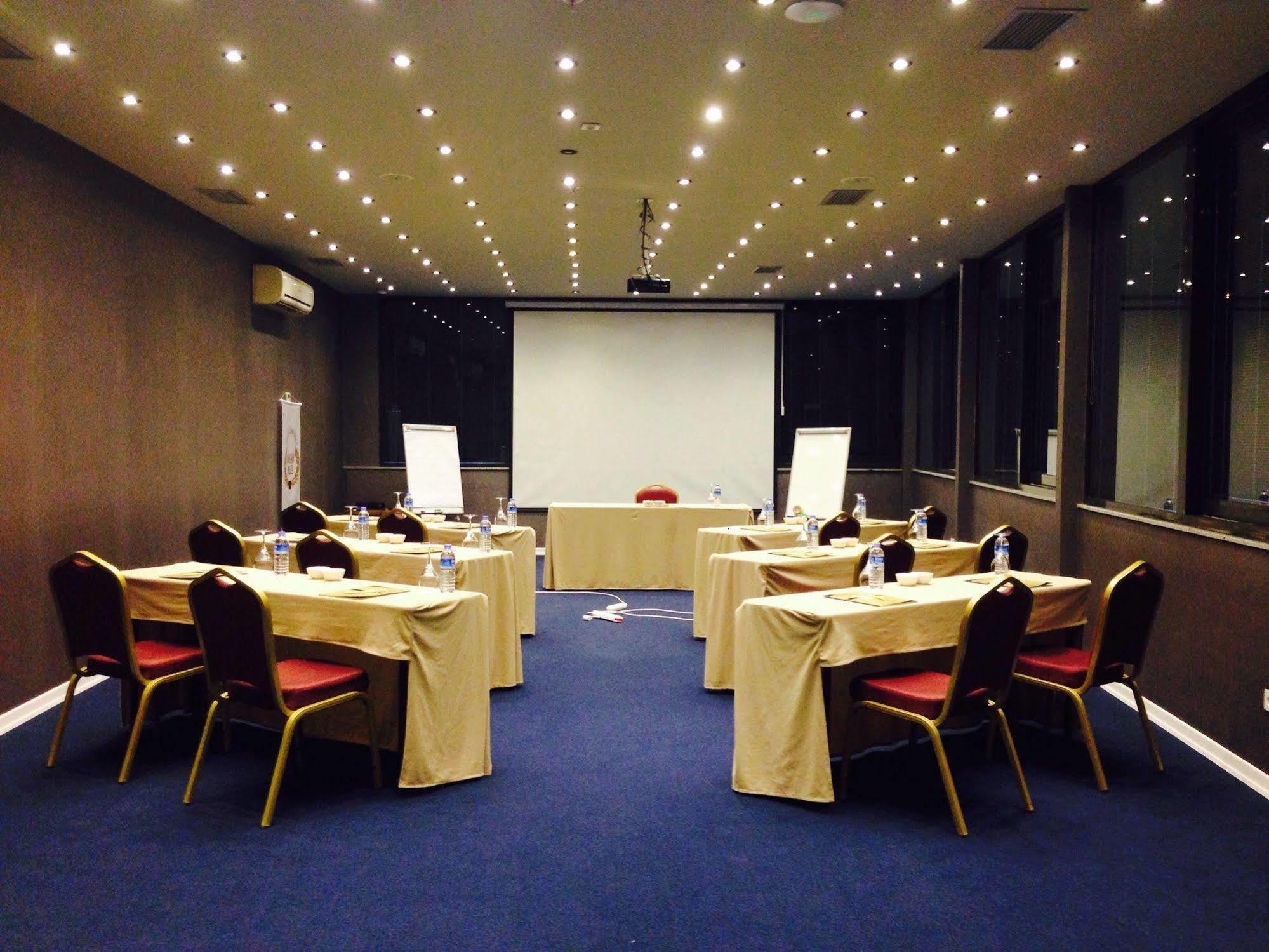Atasehir Palace Hotel & Conference Stambuł Zewnętrze zdjęcie